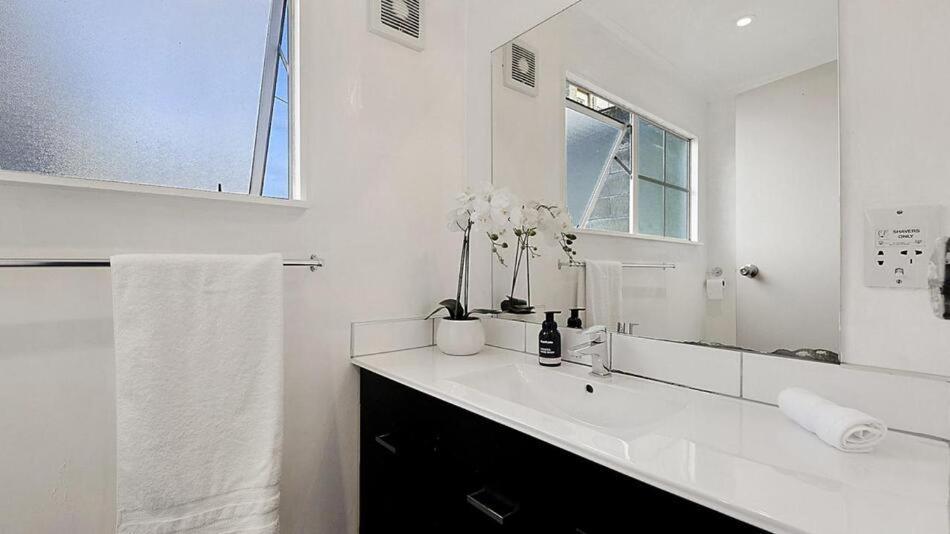 Вилла Ultimate Convenience, Walk-To-Town Townhouse Квинстаун Экстерьер фото